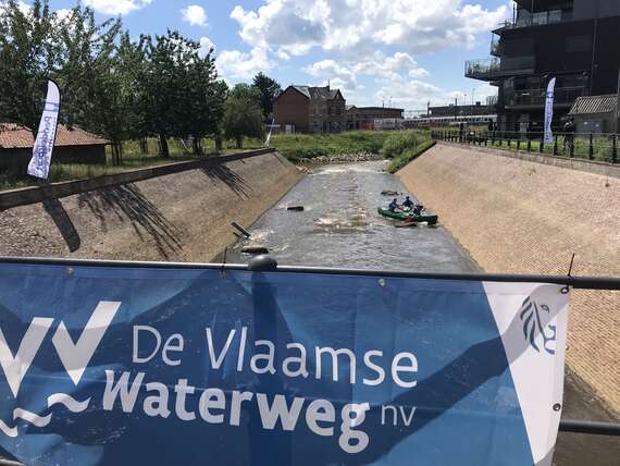 BEELDV~1 -  - Slalomparcours voor Vissen & Peddelsporters